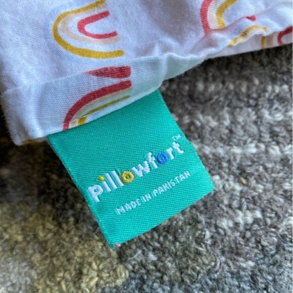 Pillowfort Rainbow Flat Top Bed Sheet - Picture 4 of 8